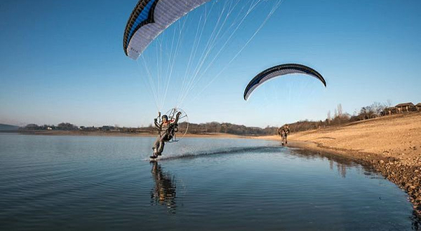 贵州龙里观音座滑翔伞基地