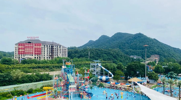 南湾海岛风暴水上乐园