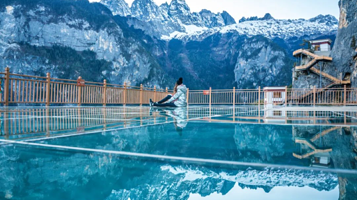 香格里拉大峡谷巴拉格宗景区-高空玻璃观景台