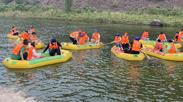张峰峡谷漂流