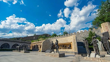 偏关县水泉红门口地下长城景区