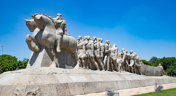 巴西拓荒者群雕