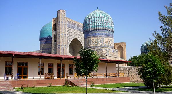 比比·哈内姆清真寺