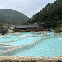 十万大山布透温泉