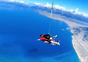 新疆赛里木湖直升机高空跳伞基地