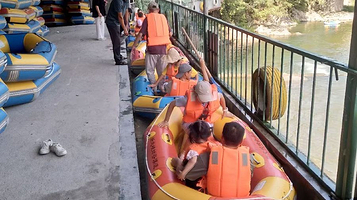 新处峡绿谷漂流景区