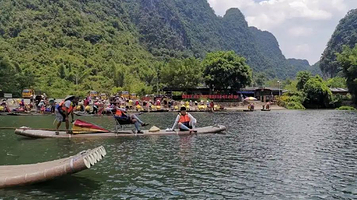 漓江阳朔竹筏游船中心