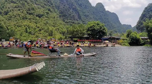 漓江阳朔竹筏游船中心