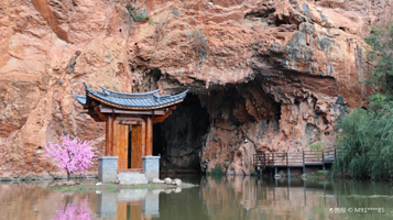 宝石洞风景区