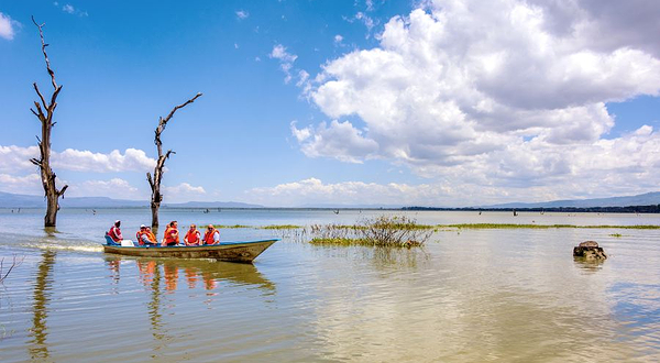 瓦塔穆船游纳瓦沙