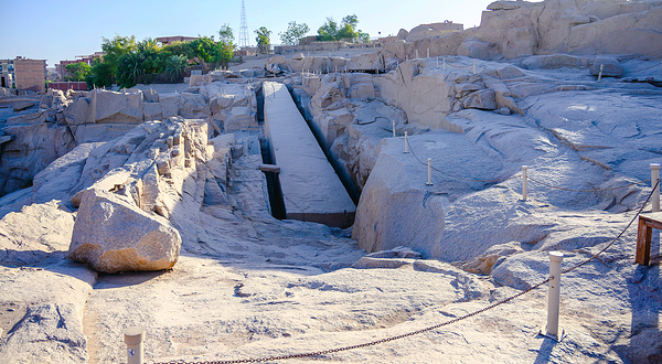 未完成的方尖碑