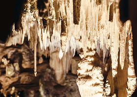 希纳达南石灰岩洞