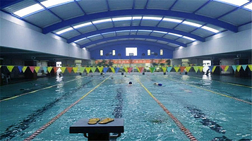 恋日风景帝旺游泳馆