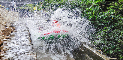 白云峰峡谷漂流