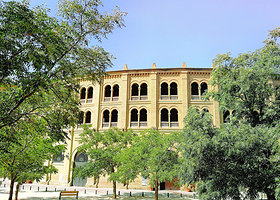 托罗斯广场（斗牛场）