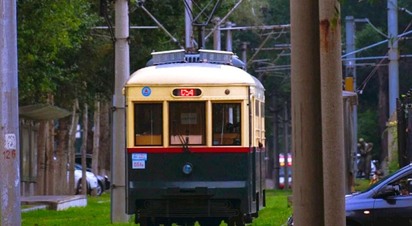 红旗街54路文旅专列