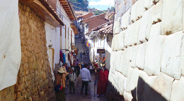 印加古墙和十二边印加石