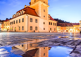 布拉索夫议会广场