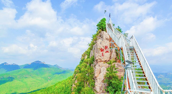 灵岩大佛山景区