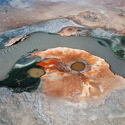 木吉湿地泥火山群