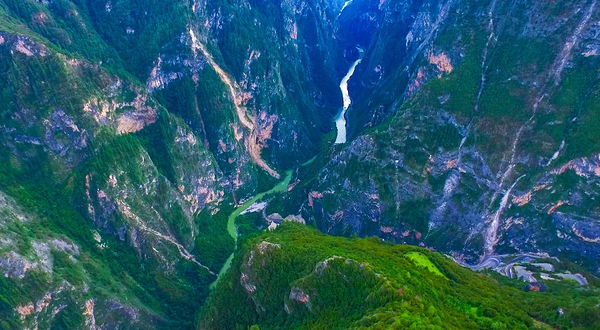 香格里拉大峡谷