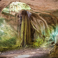 安布罗西澳洞穴