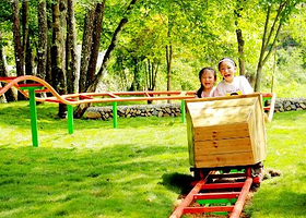 岭北松鼠部落儿童乐园