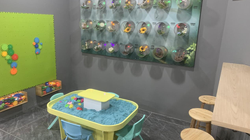 恋恋鱼萌宠体验馆(南通星银海城市客厅店)