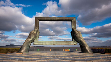 威海公园画中画雕塑