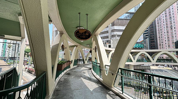 怡和街天桥(圆形天桥)