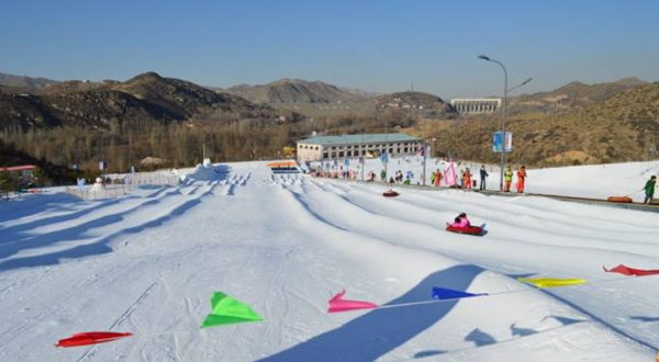 昆仑国际滑雪场