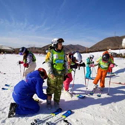 龙居桃花岛滑雪场