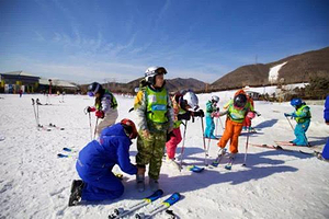 龙居桃花岛滑雪场