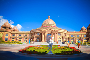 套娃俄蒙演艺剧场