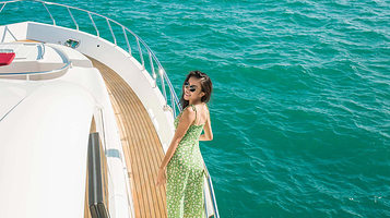 石梅湾锋辉游艇俱乐部