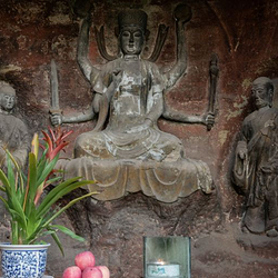 东林寺摩崖造像