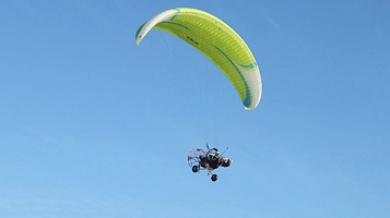 清水湾灯塔滑翔伞飞行营地