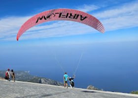 Fly Infinity滑翔伞中心