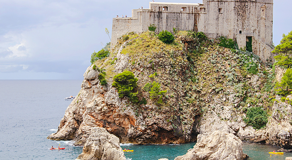 罗维里耶纳克要塞