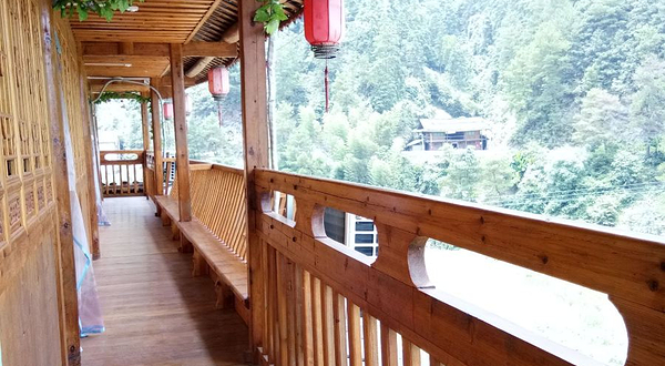 罗溪(瑶寨)民俗园