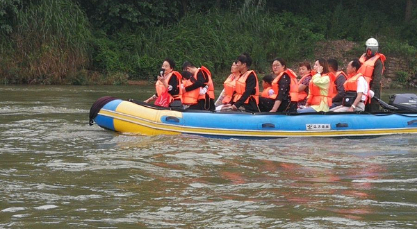 富春江七里严滩风景旅游区富春江漂流