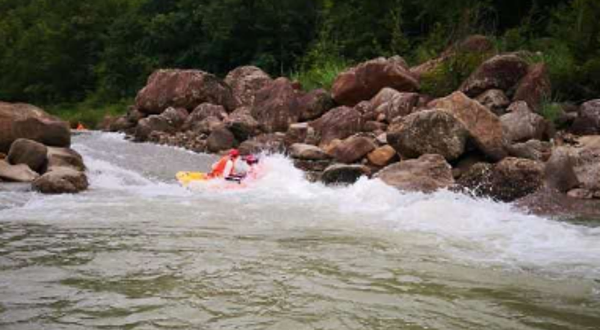 菖溪河漂流旅游度假区