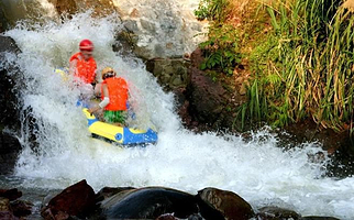 洞天河漂流