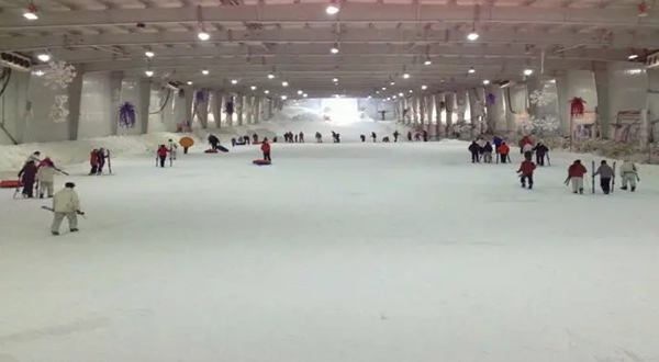 达永山四季滑雪馆