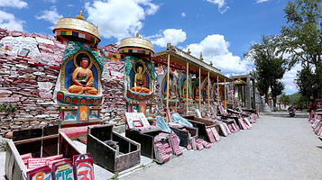 玉树新寨嘉那嘛呢石经城旅游区