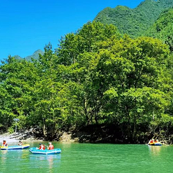 龙潭河风景区漂流