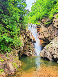 玉龙溪大峡谷风景区