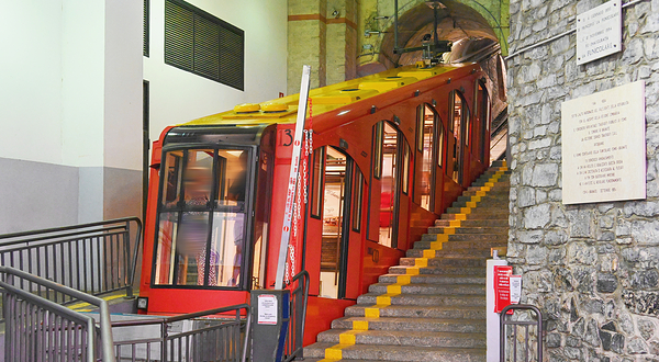 科莫-布鲁纳特电缆车