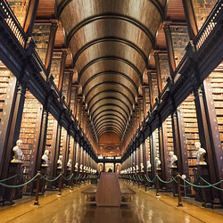 都柏林圣三一学院图书馆