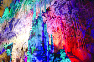 巴山玉溶洞景区